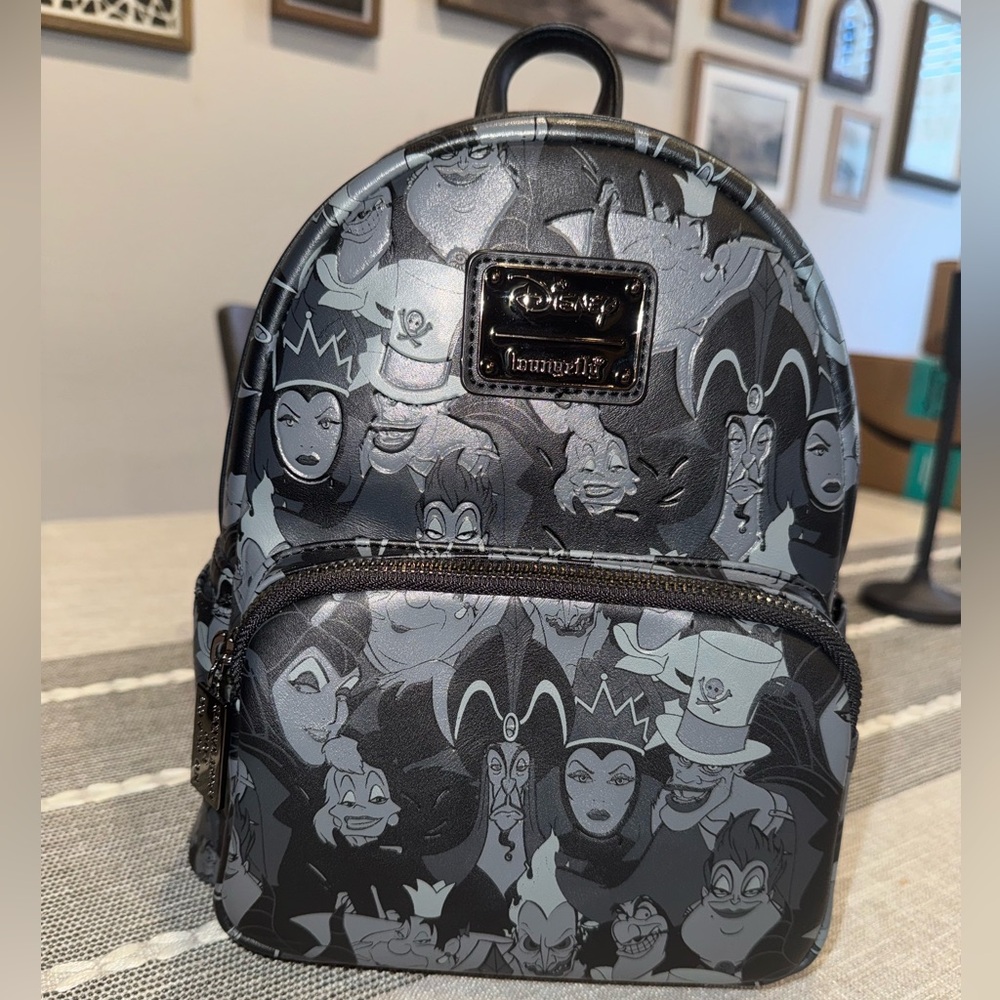 Disney Villains Loungefly 🎒